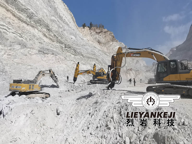 機載式礦山劈裂機應用于道路建設